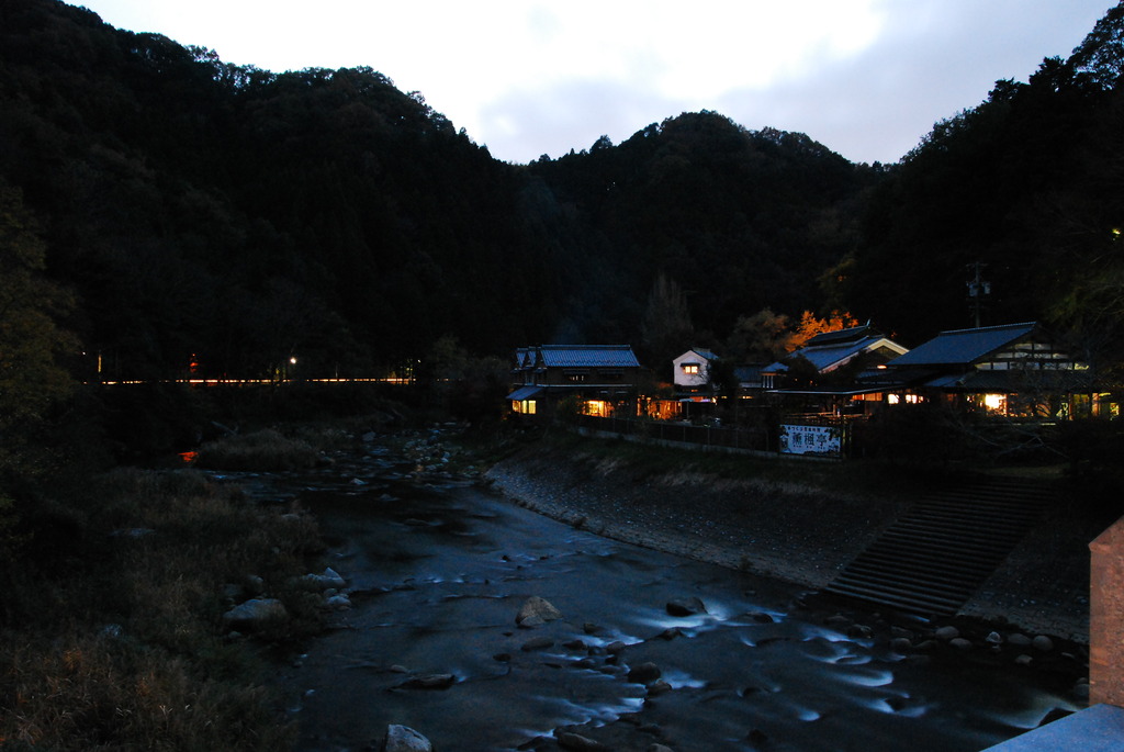 足助村夕暮れ