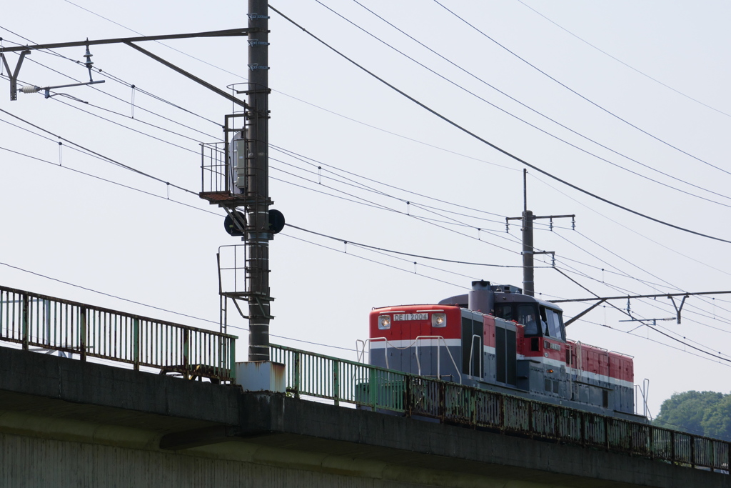 DE11 朝の多摩川橋梁を行く