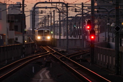 宵を走る西武多摩川線開業100周年記念ヘッドマーク