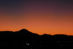 12月の夕空・富士のシルエット