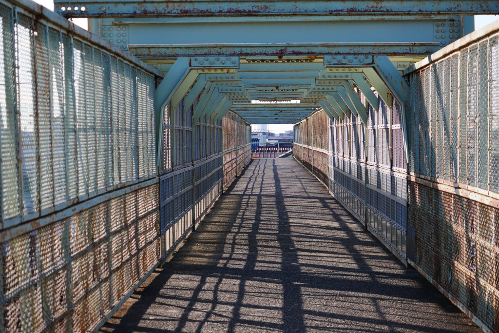 三鷹電車庫跨線橋