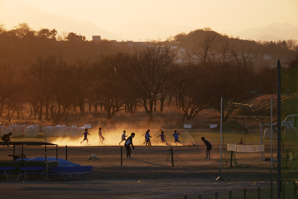 歓声が聞こえそうな夕景