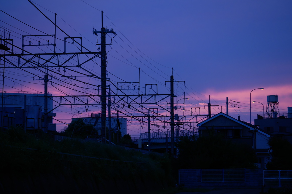 蒼い空に桃色の雲