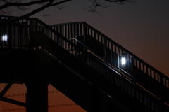 宵の歩道橋