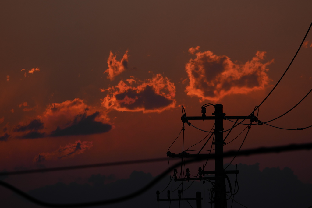 雲が燃える夕景