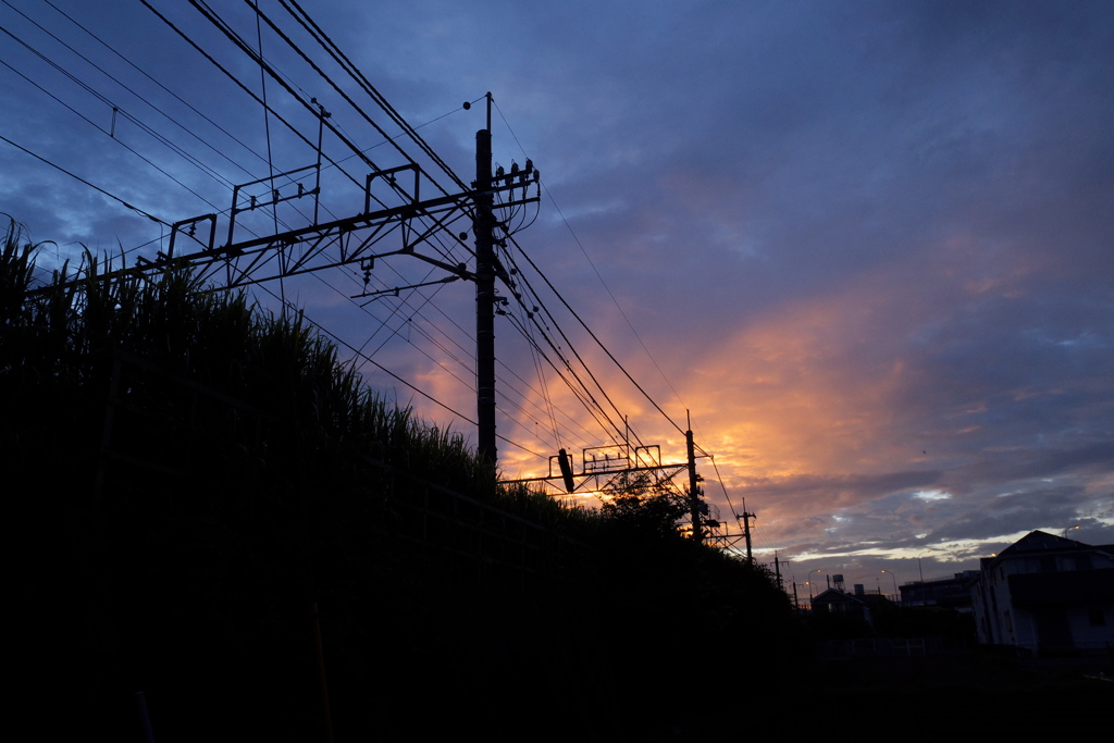 小さく燃える夕空