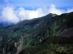 利尻山沓形稜から鴛泊稜を見る