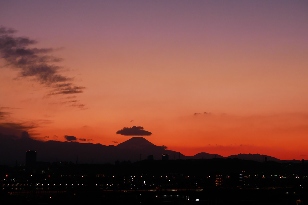 夕空の富士と雲