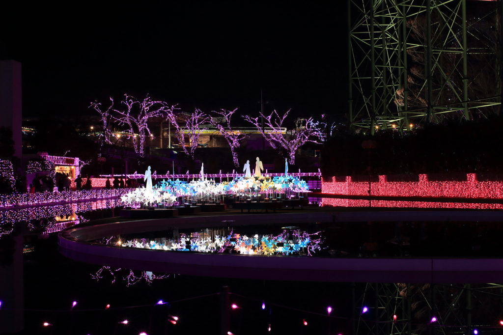 冬の遊園地に見る夜のコントラスト