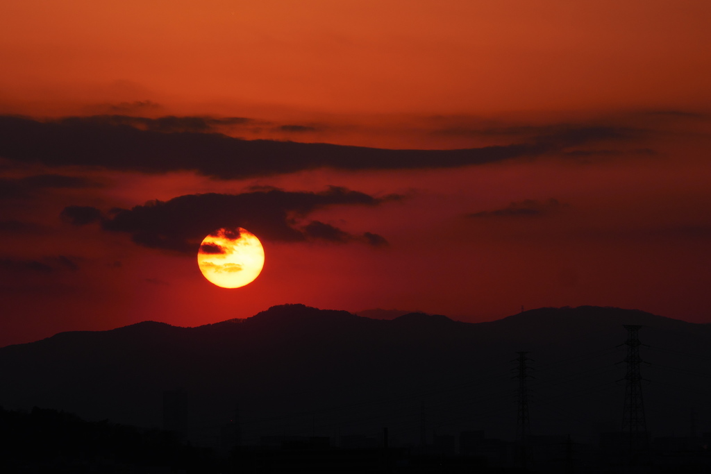 真ん丸な夕陽
