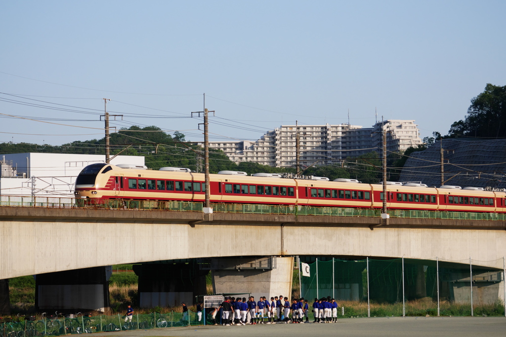 E653「鎌倉」と野球少年たち