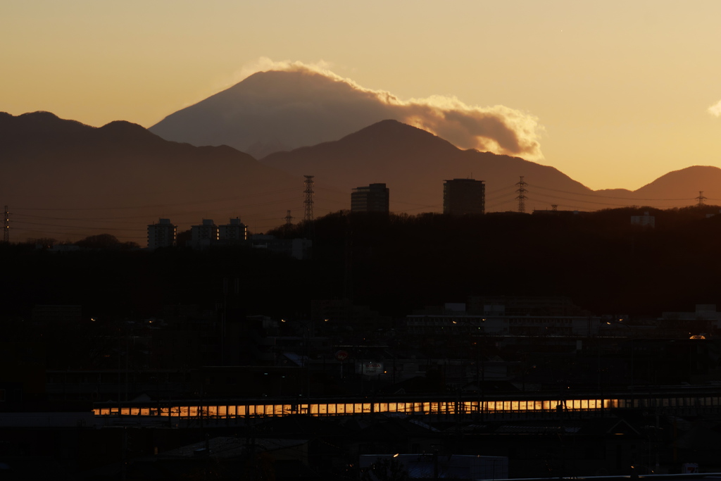夕陽の中央フリーウェイ