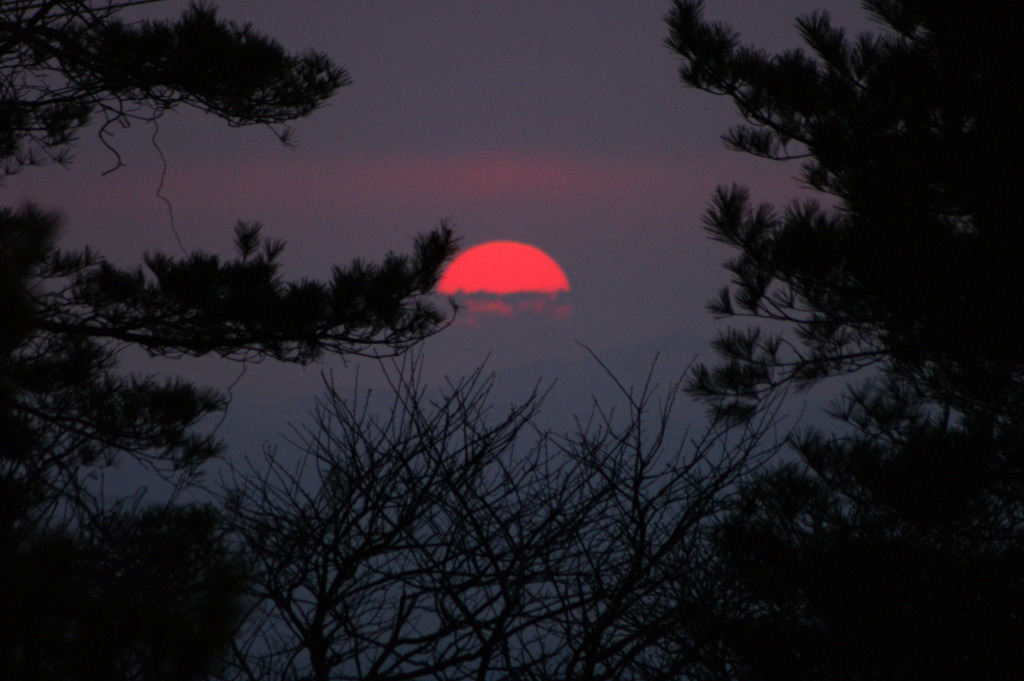 太陽は燃えている