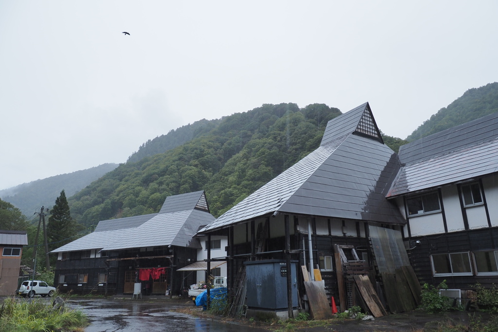 秋山郷雄川閣