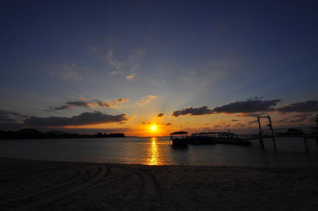 沖縄の夕日