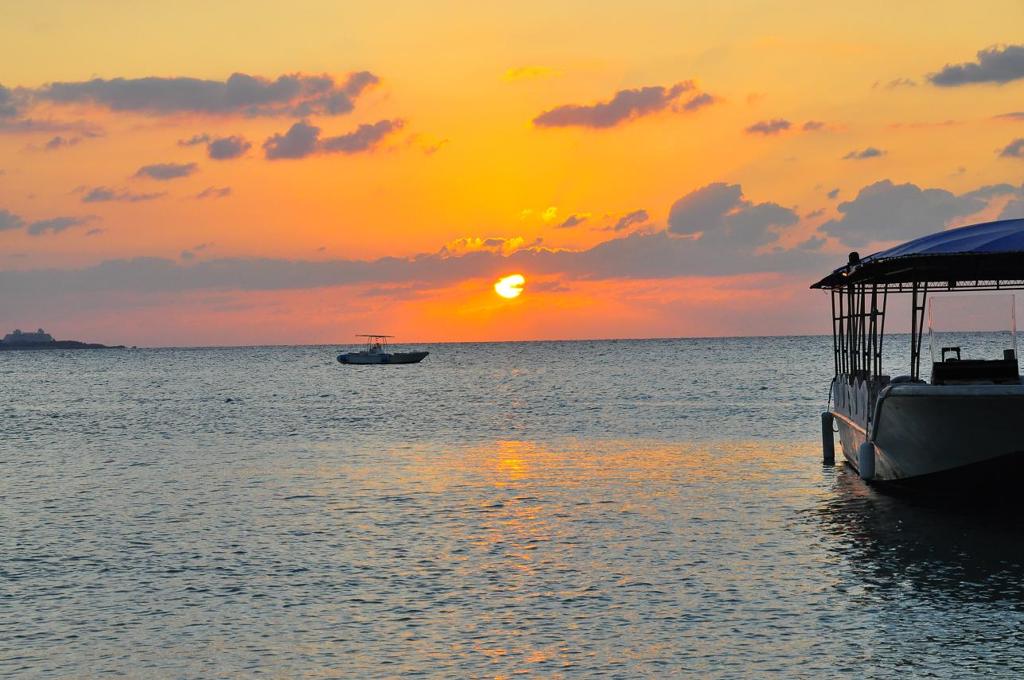 The setting sun of quiet Okinawa