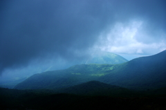 迫る雨雲