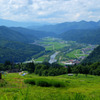 山に囲まれた村