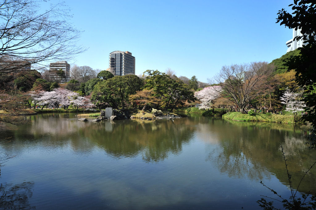 青空と湖