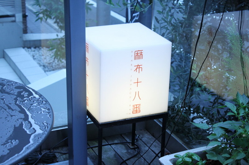 婚礼の客を招いて宴を張るレストラン