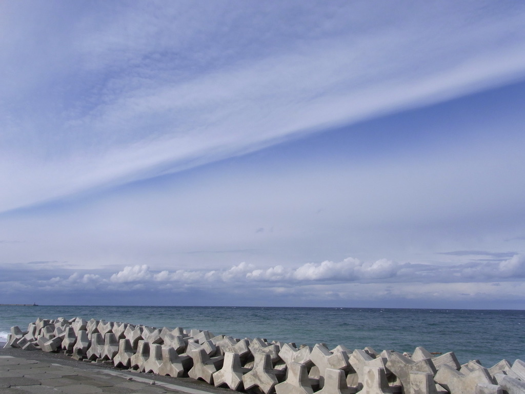空と海とテトラ