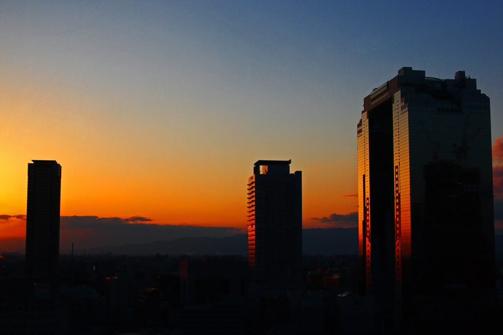 夕照の街