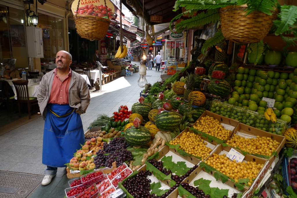 新市街の果物屋　イスタンブール