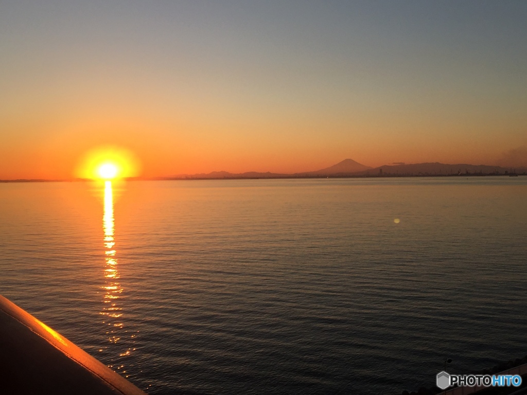 日の入りと富士山