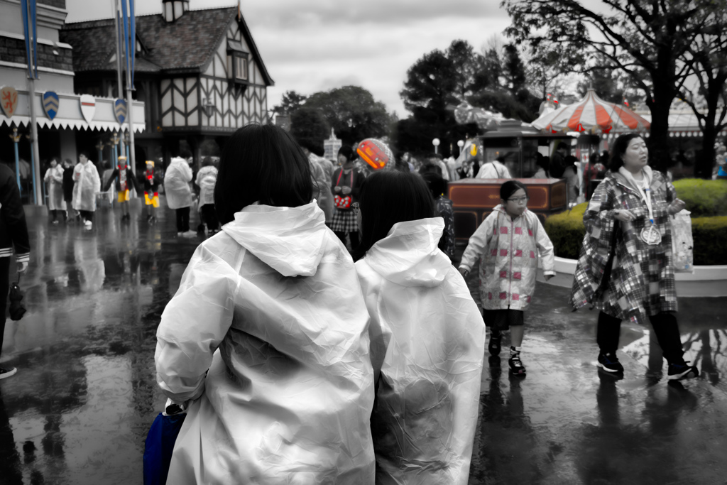 楽しみにしていたのにあいにくの雨　ーディズニーランドにてー