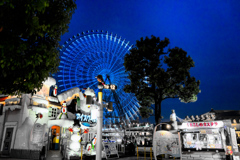 夜の遊園地