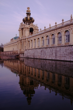 静かな朝の宮殿