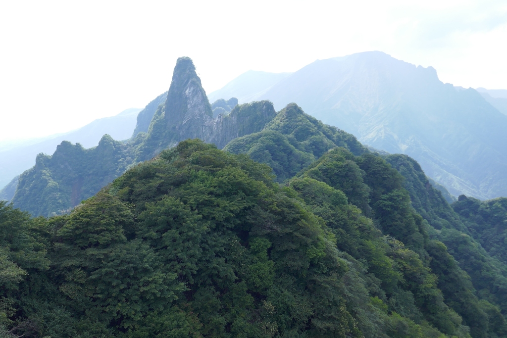 天狗岩を望む