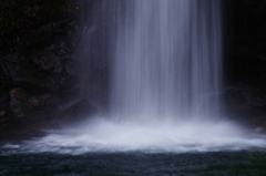 轟の滝の水の流れ