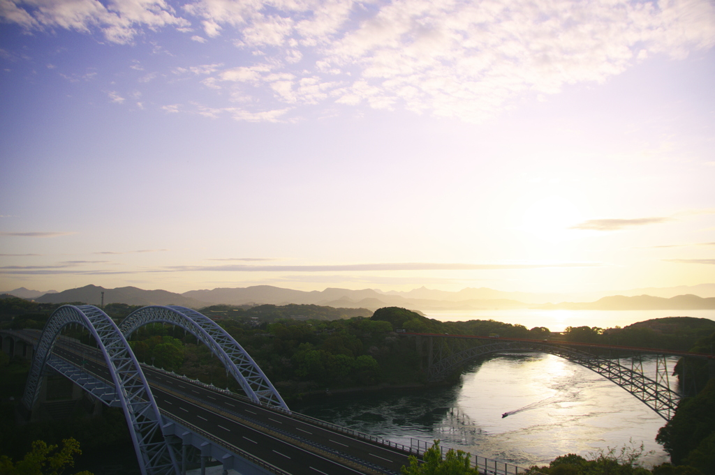 早朝の西海橋