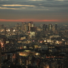 都会の夕暮れ