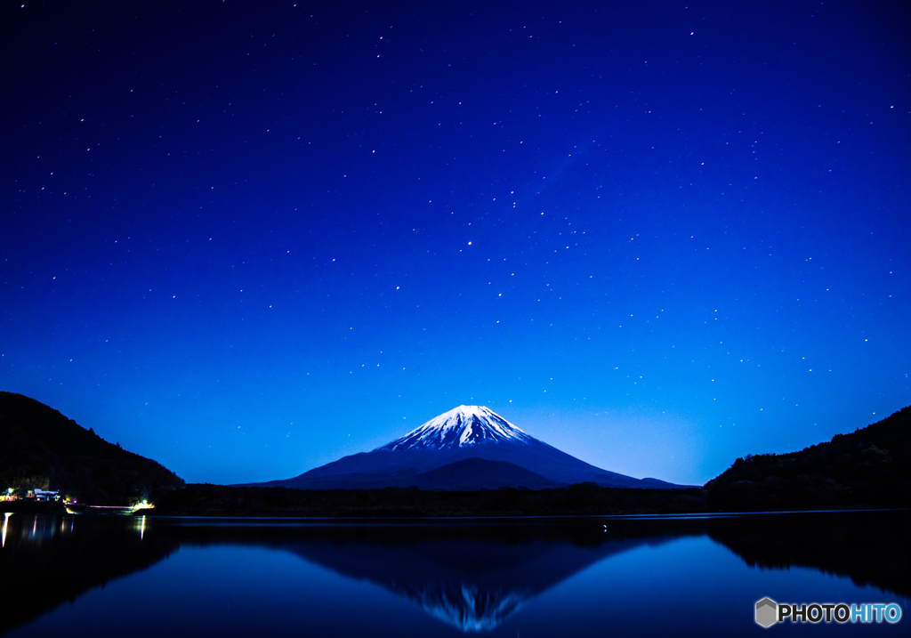 夜の富士山