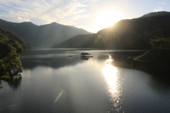九頭竜湖の入日