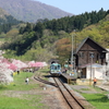 汽車を待ったら人だらけ