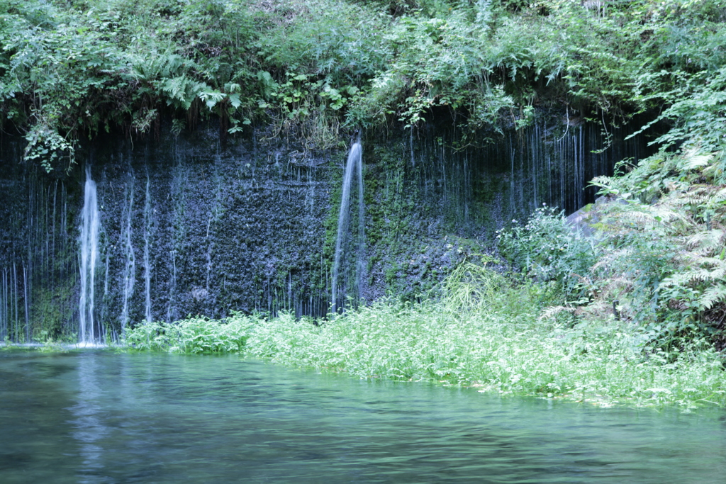 白糸の滝　右