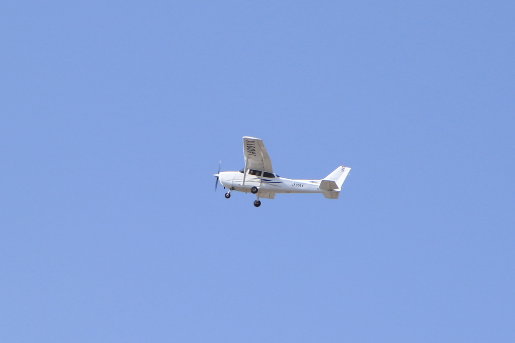 Cessna 172(JA001X)