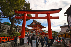 伏見稲荷 神幸道からの桜門