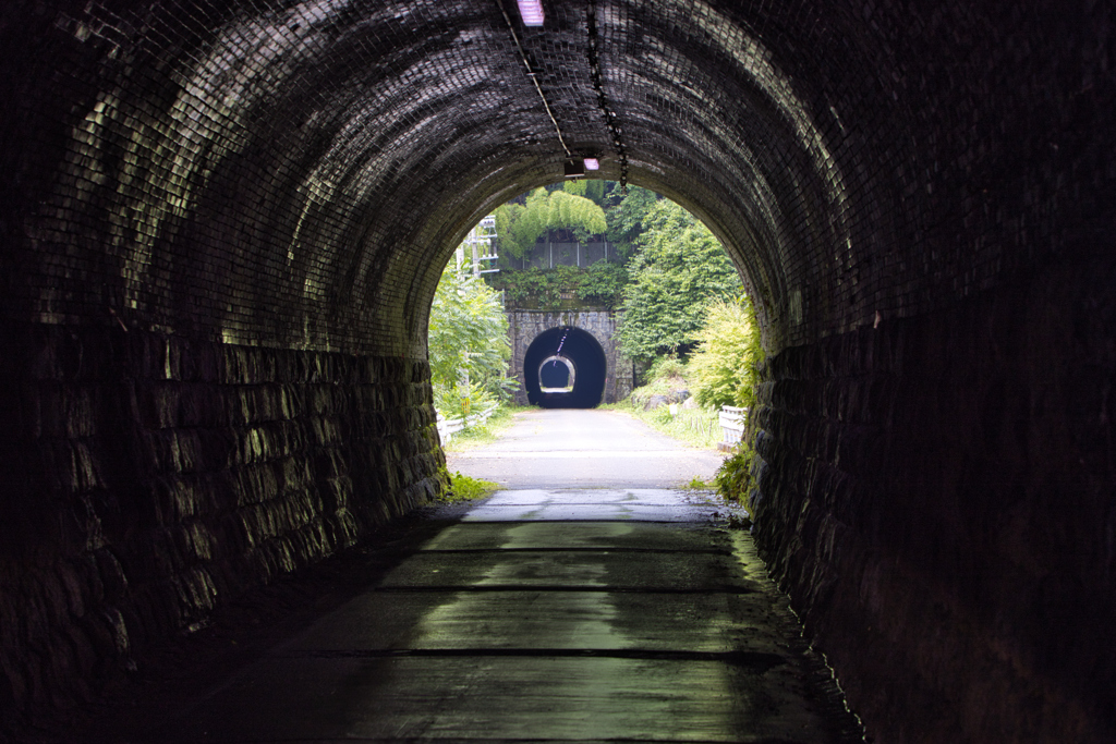 トンネルINトンネルINトンネル