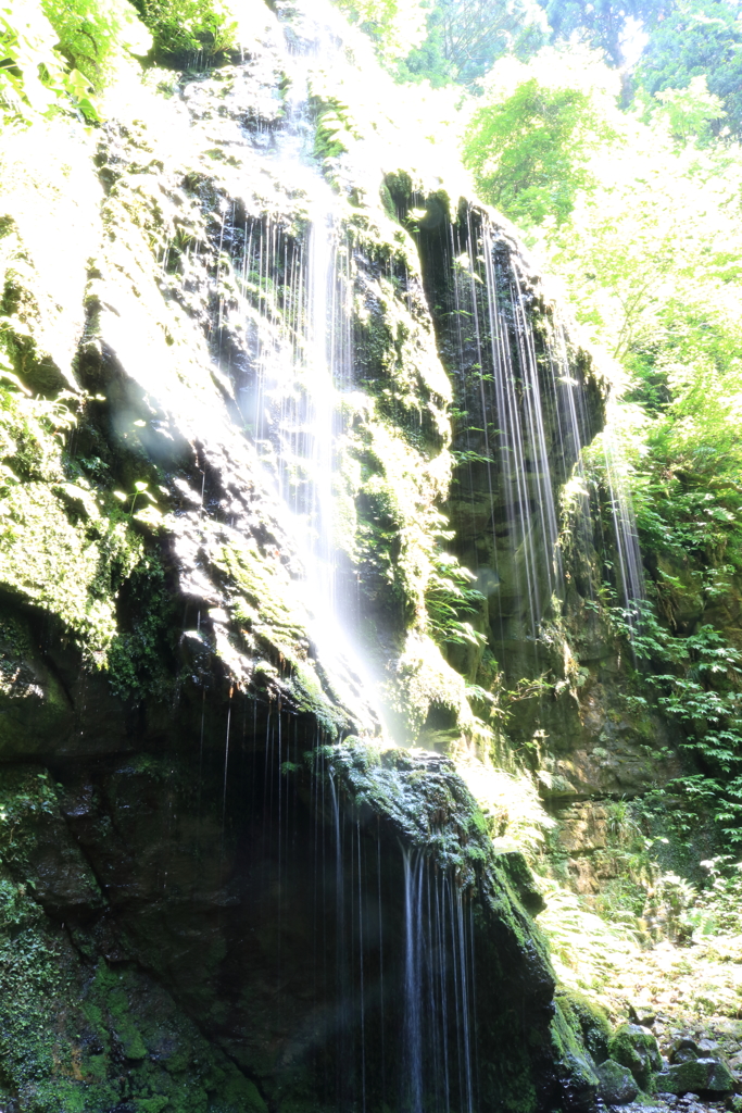 滝の前の滝3