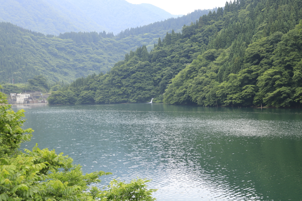 仏原ダム湖