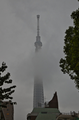 雲を纏い