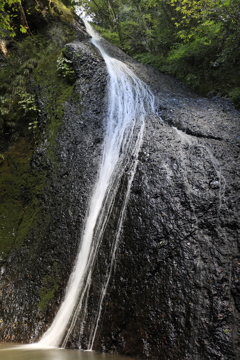 貧谷の滝　雄滝全景