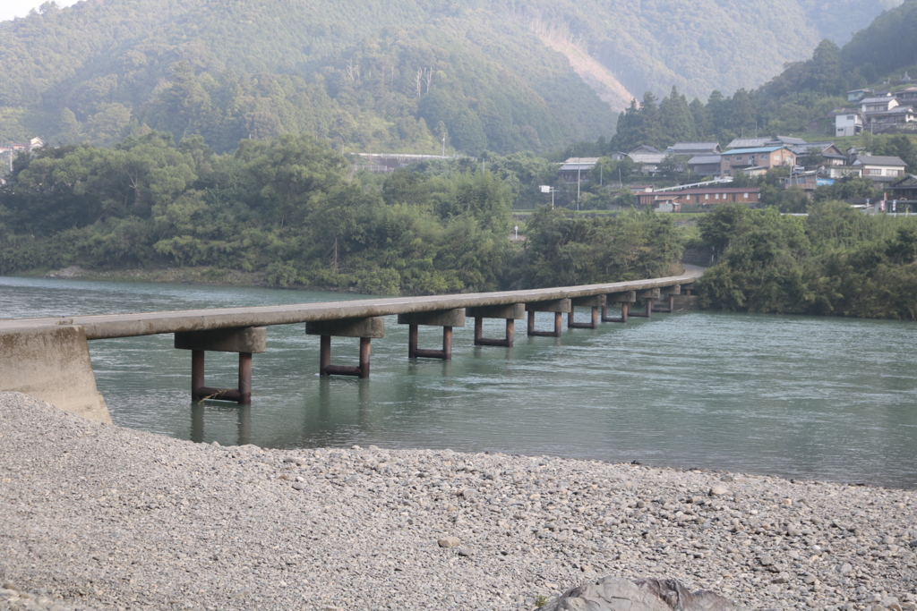 岩間沈下橋