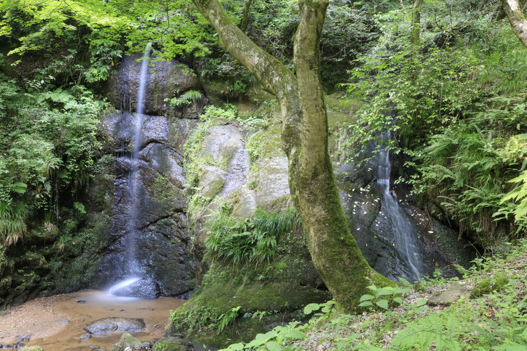 蹄の滝（右より）
