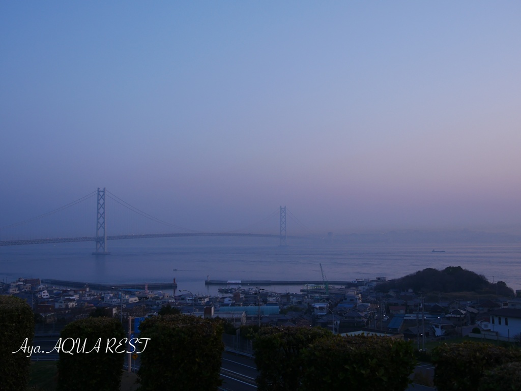 明石海峡大橋の春の夜明け