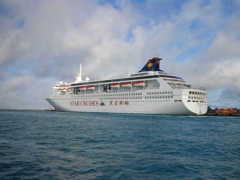 石垣港　台湾客船